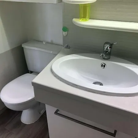 Climatisé Avec Piscine Et Parking à Port Camargue - Fr-1-250-162
