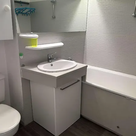 Climatisé Avec Piscine Et Parking à Port Camargue - Fr-1-250-162 *