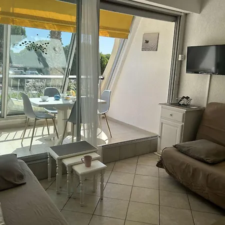Climatisé Avec Piscine Et Parking à Port Camargue - Fr-1-250-162 * Le Grau-du-Roi